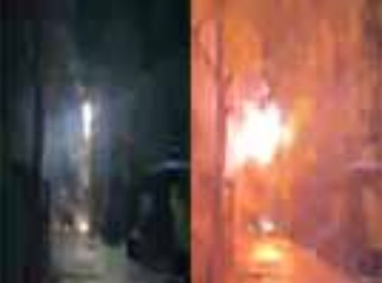 Nainital: Electric pole caught fire in Ayar Pata area!