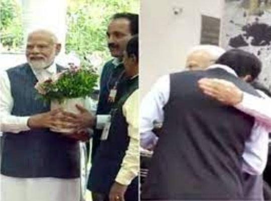 PM Modi patted ISRO scientists! Announcement to celebrate National Space Day