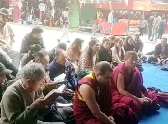 Uttarakhand: Outrage against China! Demonstration of Tibetan community in Nainital, establishments kept closed