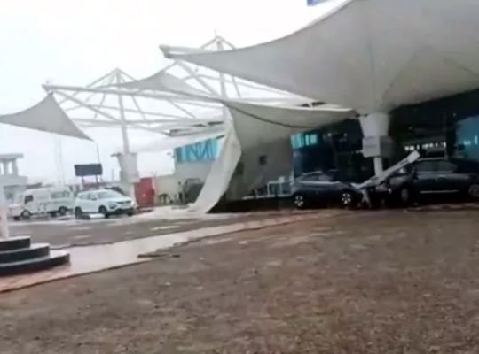 Big Breaking: After Indira Gandhi Airport, a big accident happened at Rajkot Airport! Shed collapsed on terminal after rain, created panic