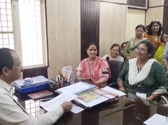 Uttarakhand: Teachers upset due to not getting salaries! Chief Education Officer heard his plight, warned of boycotting work