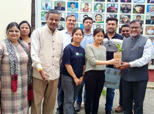 Nainital: Harela Mahotsav celebrated in Kumaon University on the theme 'Ek Ped Maa Ke Naam'! Vice Chancellor Prof. Rawat planted trees, took pledge to protect the environment