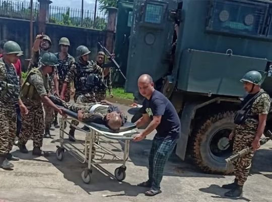 Big Breaking: Violence is not stopping in Manipur! CRPF convoy attacked, 1 soldier martyred