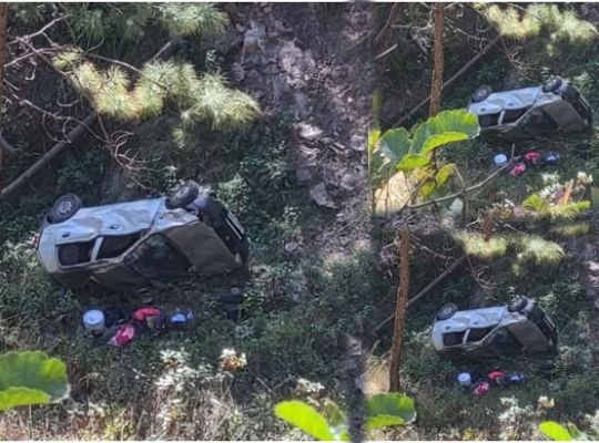 Another accident in Uttarakhand! The car of people going to attend a wedding fell into a ditch in Pauri Garhwal.