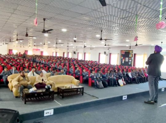 Haldwani: Workshop organized on road safety! Students took oath