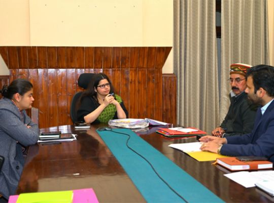  Nainital: Case of displacement of villages affected by natural disaster! District Magistrate Vandana took an important meeting