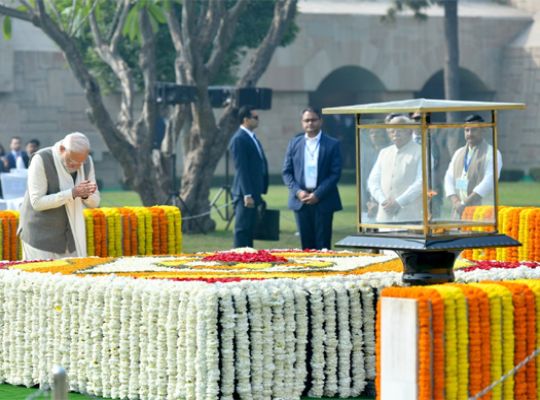 Bapu's 77th death anniversary today! All the big leaders including President, Prime Minister paid tribute, countrymen paid homage