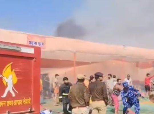 Big news: Fire breaks out again in Mahakumbh Mela area! There was panic after seeing the flames rising from the tent, the fire department brought it under control.