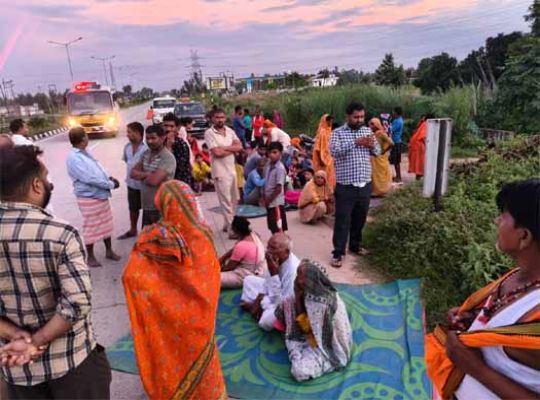 Uttarakhand: Big accident in Jaspur! Bus and tractor trolley collide, a dozen passengers injured