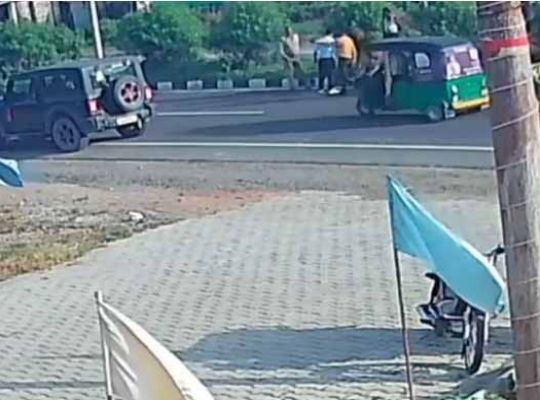 Painful road accident in Rudrapur! Policeman's car threw an old man in the air, he died on the spot