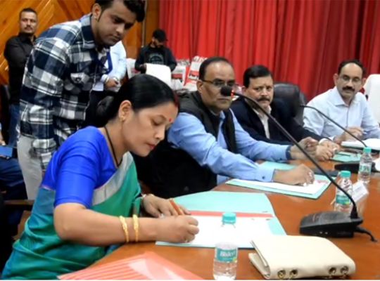  Nainital: First meeting of the District Panchayat! Members listed the problems of their respective areas