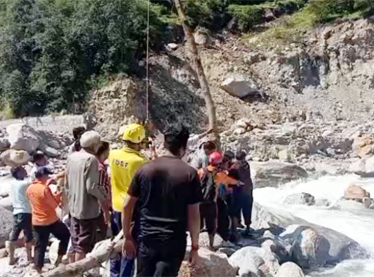 Rudraprayag: Woman jumps into river! SDRF recovers body, spreading panic in the area