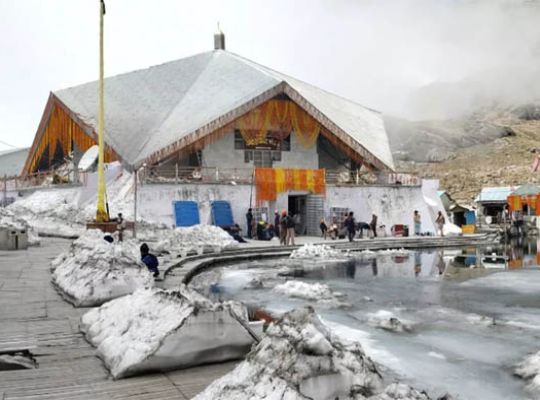 Uttarakhand: The doors of Hemkund Sahib and Lokpal Laxman Temple closed for the winter season! A wave of faith surged.