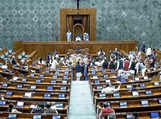 Big news: Parliament's winter session resumes! After the opposition and government reached a consensus, proceedings resumed smoothly, and Question Hour concluded without interruption.