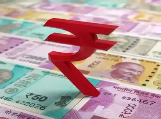 Big news: Despite RBI intervention, the rupee continues to fall to record lows! Market panic as it surpasses the psychological level of 88.80.