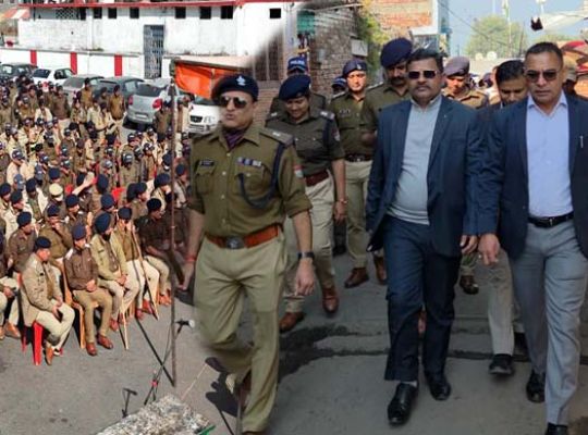 Uttarakhand: Security measures tightened ahead of the Supreme Court's expected hearing in the Haldwani Banbhulpura encroachment case! Police and administration on alert, holding a flag march.
