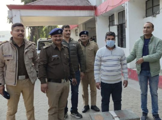 Haldwani: Came as a tenant, fled as a thief! Now the police will take care of him; the man who fled with the box in broad daylight was caught.