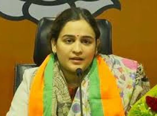 Big news: Akhilesh Yadav's brother Prateek Yadav announces divorce from Aparna Yadav! Serious allegations made in Instagram post