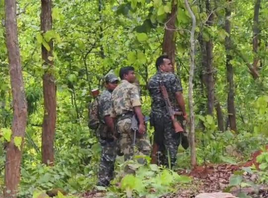 Big Breaking: Encounter in Jharkhand! Security forces achieve major success; 9-10 Naxalites killed, including one carrying a bounty of Rs 1 crore.
