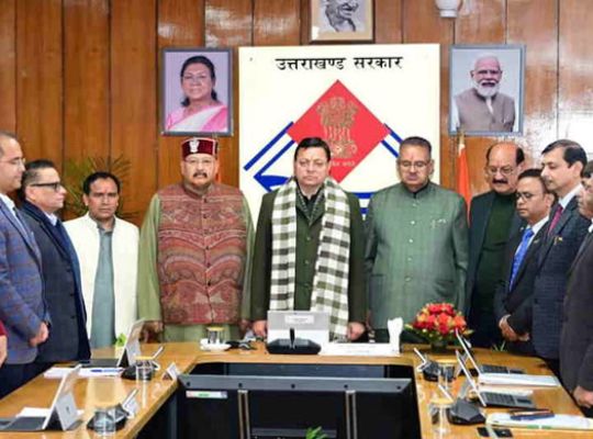 The Uttarakhand government has made a major decision: changes to land, health, tribal welfare, and industry regulations! The Ministry of Defense agrees to transfer the Chinyalisaur-Gauchar airstrip.