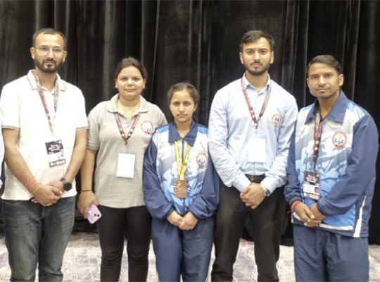 Almora athletes are bringing pride to Uttarakhand! Himani Mer and Agniveer Anil Bora won bronze medals at the National Muay Thai Championship, excelling among 800 athletes from 28 states.