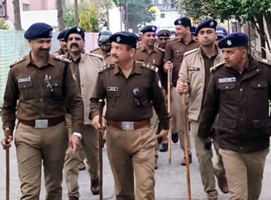 Uttarakhand: The "Baba" name controversy has raised concerns! A flag march is underway in Kotdwar, and border checkpoints are under strict surveillance.