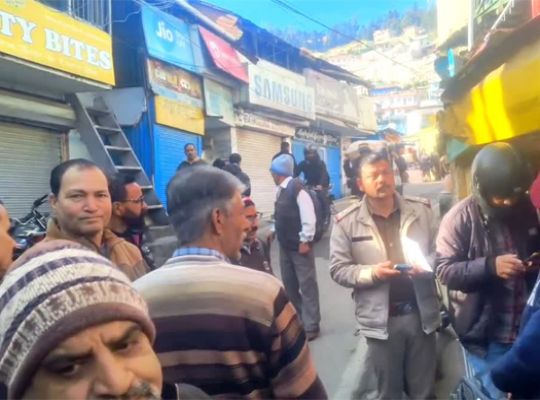  A mysterious death in Pauri, Uttarakhand! A businessman was found unconscious in his open shop, causing a sensation.