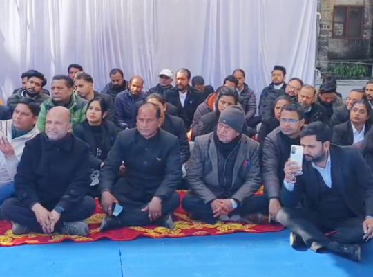 Uttarakhand: Serious questions raised about the functioning of the Revenue Department! Nainital-Haldwani Bar Association protests, gives administration a seven-day ultimatum