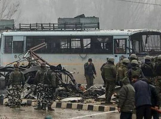 A painful memory of February 14th: Seven years have passed since the martyrdom of 40 CRPF soldiers in Pulwama! A massive search operation and tight security measures have been implemented in Jammu and Kashmir.