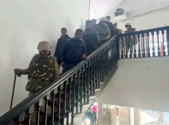 Uttarakhand courts receive a series of threats! Several courts, including the Nainital District Court, are on high alert, and police are investigating suspicious emails.