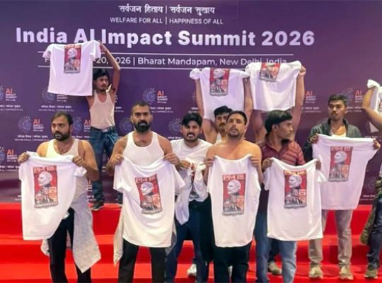 Big news: Chaos erupts during the AI ​​Impact Summit at Bharat Mandapam in New Delhi! Youth Congress protests against trade deal
