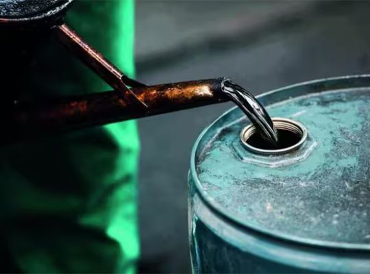 Big Breaking: US-Iran tensions have a profound impact on India! Rupee hits historic low of 92.18, Brent crude crosses $82