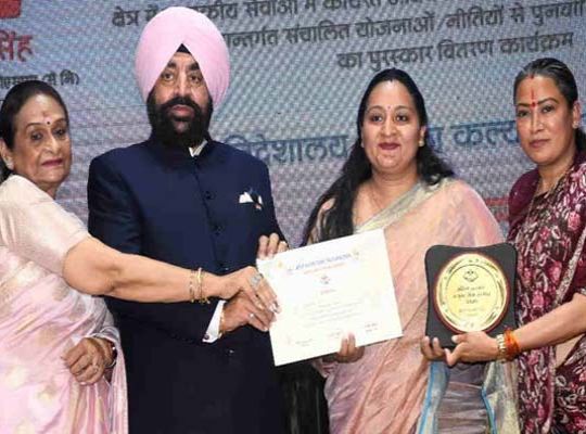 International Women's Day: Governor honoured women for their outstanding service