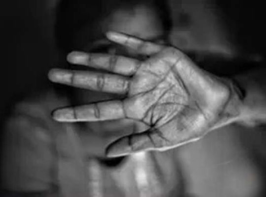 Uttarakhand: Serious allegations against a loan recovery agent in Rudrapur! A woman was lured into a hotel and exploited under the pretense of installment waivers. The victim's family filed a police complaint.