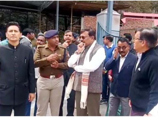 Uttarakhand: Focus on traffic jam relief and safety! Chief Secretary Anand Bardhan visits Nainital, reviews Kainchi Dham bypass construction and Lower Mall Road subsidence prevention works.