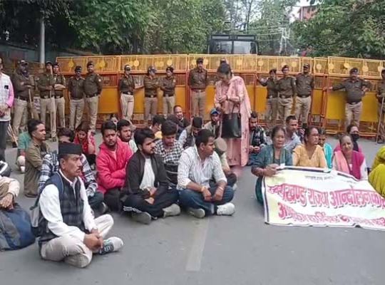 Statehood Activists March to Secretariat; Stage Vigorous Protest Over Pending Demands