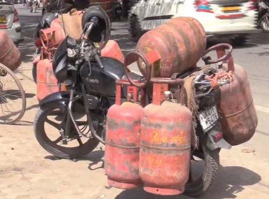429 Gas Cylinders Seized in Uttarakhand So Far; FIRs Registered Against 9 People, 4 Accused Arrested