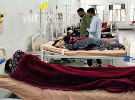  Udham Singh Nagar in a state of panic: 11 people in Rudrapur fell ill after eating buckwheat flour, several were hospitalized.