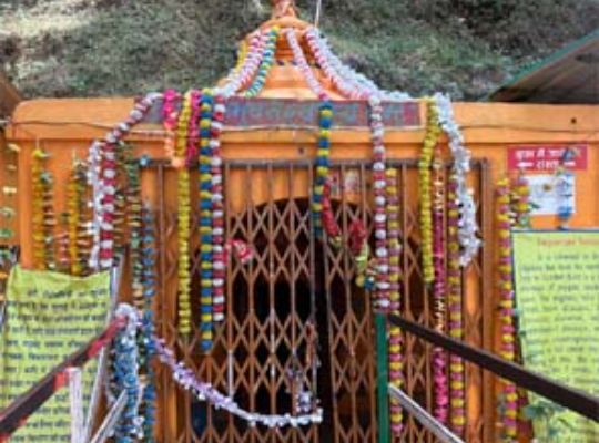  Important information for devotees: The stairs at Patal Bhuvaneshwar Cave will be renovated! Entry is restricted from March 29th to April 2nd, a major security decision has been taken.