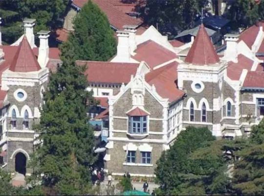  Major action in the bridge construction dispute: The Uttarakhand High Court denied relief to the suspended engineer! Opponents are asked to respond within three weeks, and the next hearing is scheduled.