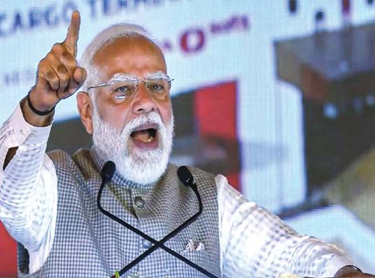 Congress is attacking Assam's identity; if it comes to power, it will introduce a 'black law' for infiltrators: PM Modi