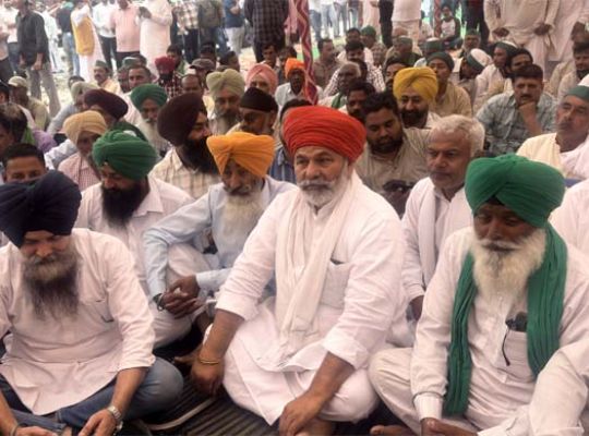 Uttarakhand: Public outrage grows over the death of a student in Dehradun! Thousands of farmers protest with Rakesh Tikait, demanding justice.