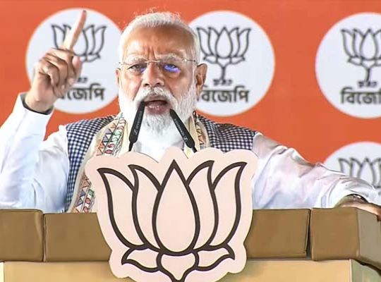 PM Modi Launches Sharp Attack on Mamata Government: Says Constitution and Justice Are Not Safe in Bengal; The Cup of TMC's Sins Has Run Over