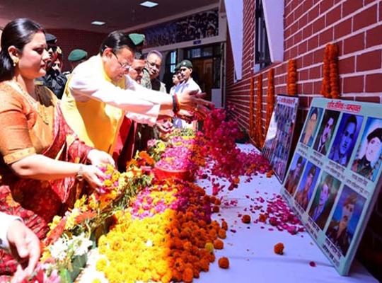 Ex-servicemen receive the gift of a CSD canteen; CM pays tribute to his father on his death anniversary.