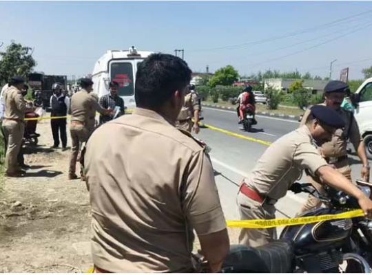 Uttarakhand: A severed hand was found on the roadside in Kichha! A sensation in the area, with CCTV footage indicating a tractor-trolley accident.
