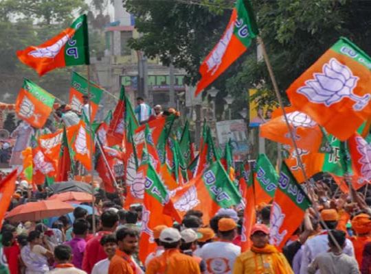 Will the TMC's Stronghold Be Swept Away by the 'Saffron Tsunami'? After UP and MP, Signs of the 'Lotus' Blooming in Bengal&mdash;Opposition in a State of Turmoil.