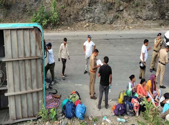 Major Accident on Badrinath Highway: Pilgrim Bus Overturns After Losing Control Near Shivpuri; Chaos and Screams Ensue
