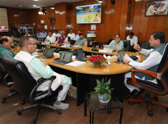 The Dhami government's major action plan: Uttarakhand has decided to implement a "No Vehicle Day"! Ministerial convoys will be halved, and the cabinet has approved 19 proposals.