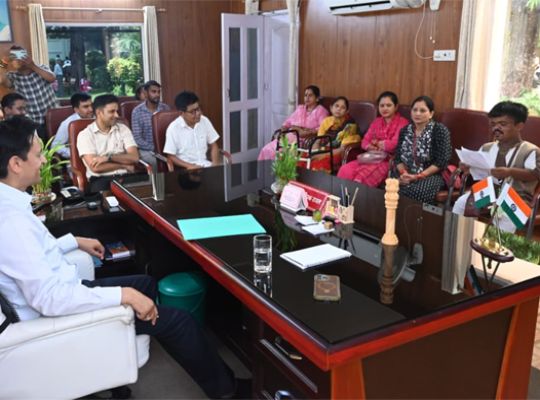 Haldwani: Divisional Commissioner Deepak Rawat listened to public issues and directed the speedy resolution of issues ranging from road construction to land disputes and fraud.