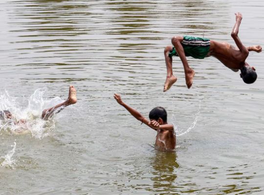 Tragic accident: An innocent child drowned in a pond under construction in Uttarakhand! He lost his balance while playing with friends and died before reaching the hospital.